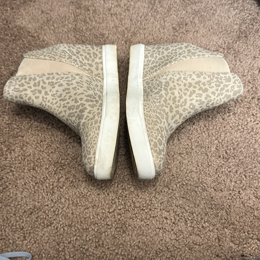Coconuts by Matisse Lure Leopard Wedge Sneaker. Great Condition! ⭐️ - Picture 6 of 9